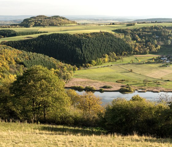 Ziel für die Radtour auf dem Kosmosradweg Kleine Kyll: Meerfelder Maar, © Eifel Tourismus GmbH, D. Ketz