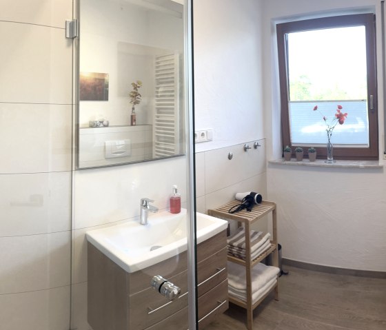 neues modernes Badezimmer