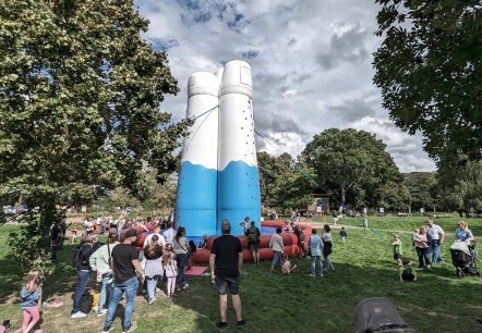 Kletterturm beim Treff Natur Familienfest, © Stadt Euskirchen, Tim Nolden