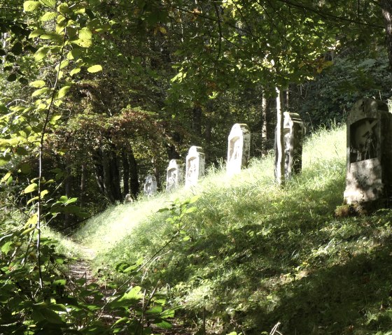 Tafeln des Kreuzweges auf dem Weg zur Kapelle Einsiedelei, © TI Bitburger Land