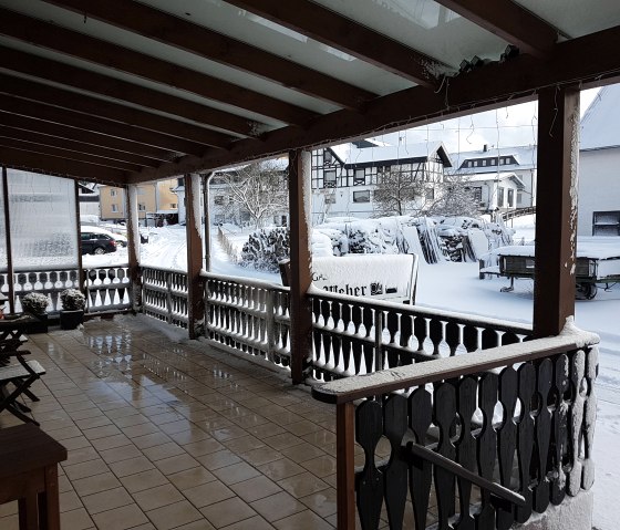 Terrasse im Schnee, © Weber