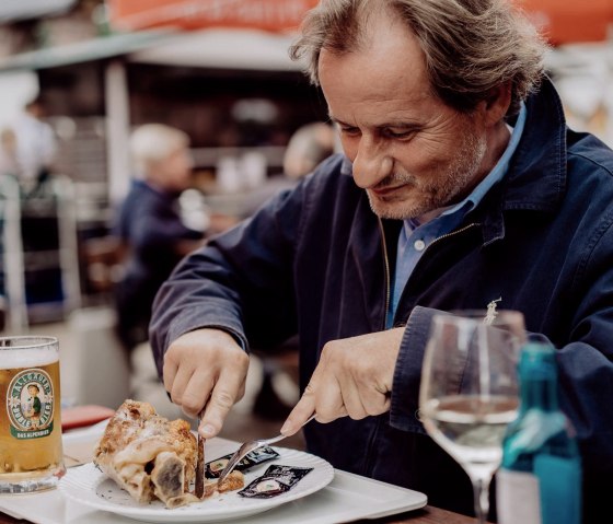 Bayrische Spezialitäten, © Burgrestaurant Nideggen