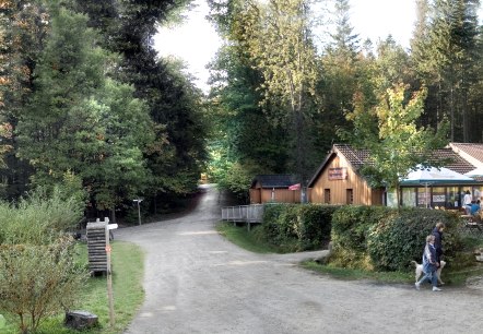 Besucherzentrum Teufelsschlucht mit Waldterrasse, © Felsenland Südeifel Tourismus GmbH