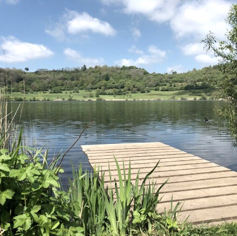 Steg am Schalkenmehrener Maar, © GesundLand Vulkaneifel GmbH