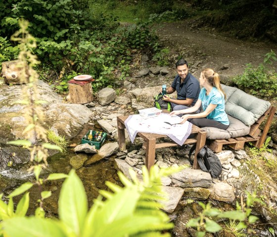 S'asseoir près du moulin à huile, © Eifel Tourismus GmbH, Dominik Ketz