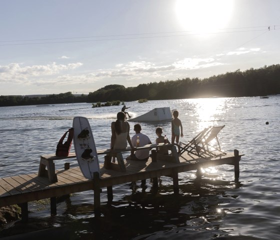 Dürener Seenrunde, Wasserski am Badesee Gürzenich, © Eifel Tourismus GmbH, Tobias Vollmer