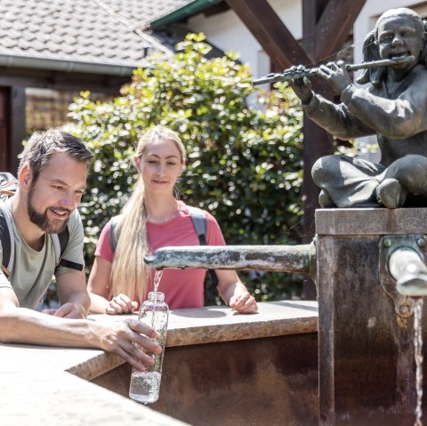 Heilsteinbrunnen Einruhr, © Eifel Tourismus GmbH, AR-shapefruit AG