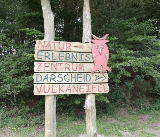 Schild Naturerlebnis Zentrum in der Nähe des Drees, © GesundLand Vulkaneifel GmbH