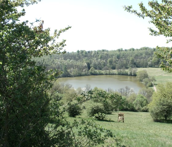 Blick auf Immerather Maar, © GesundLand Vulkaneifel/ H. Michels