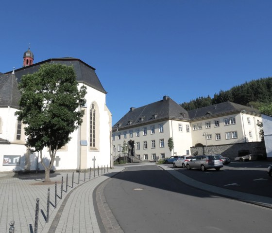 Rückseite der Pfarrkirche, © Tourist-Information Hocheifel-Nürburgring