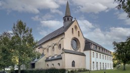 Kloster St. Thomas - Westfassade, © Rudolf Höser