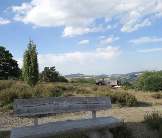 Ausblick zur Wacholderhütte, © Foto: Svenja Schulze-Entrup, Quelle: Touristik-Büro Vordereifel