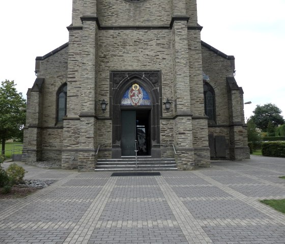 Eingangsportal zur Kirche, © Svenja Schulze Entrup