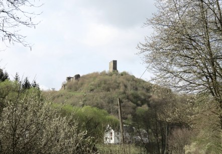 Burgruine Virneburg mit Kapelle, © Foto: Svenja Schulze-Entrup, Quelle: Touristik-Büro Vordereifel