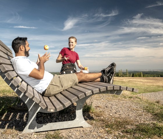 Pause mit Ausblick, © Eifel Tourismus GmbH, Dominik Ketz - finanziert durch REACT-EU