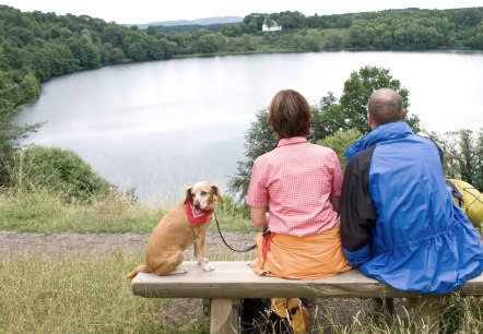 Urlaub mit Hund in der Eifel - Weinfelder Maar, © Rheinland-Pfalz Tourismus GmbH / D. Ketz