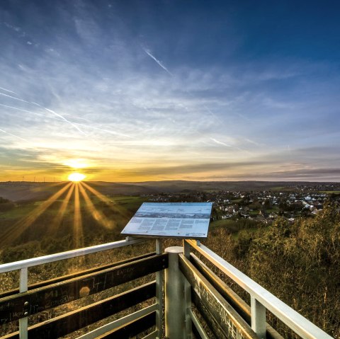 Sonnenuntergang am Burgberg, Krawutschketurm, © Andy Holz-huertgenwaldwetter.de, Kreis Düren