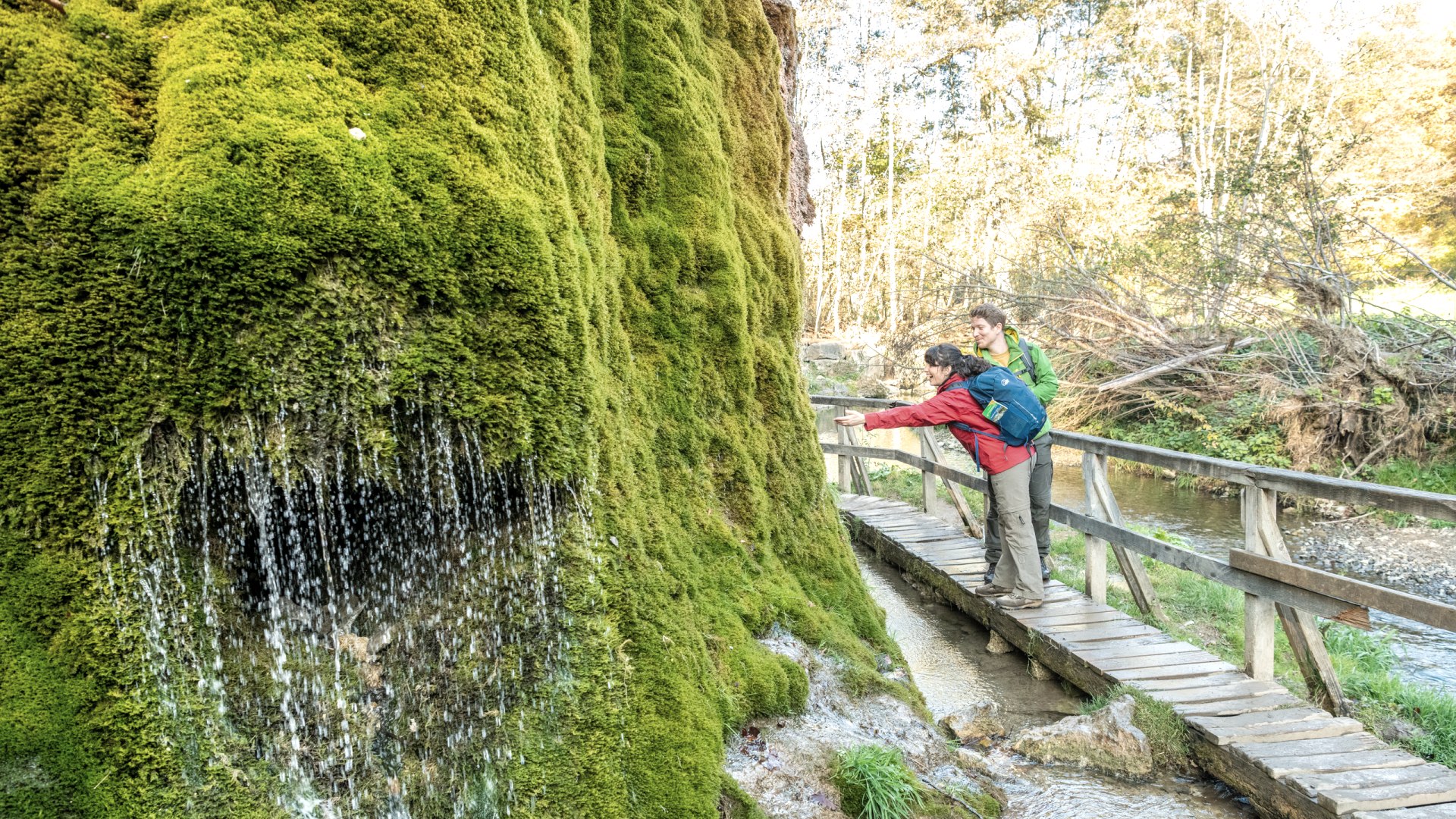 Besuch beim Wasserfall Dreimühlen, © Eifel Tourismus GmbH, Dominik Ketz