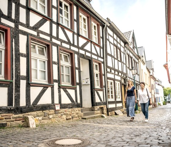 Bummel durch Fachwerkhäuser in Bad Münstereifel, © Eifel Tourismus GmbH, Dominik Ketz