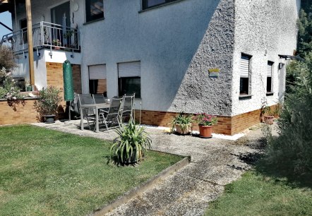 Sonnige große Terrasse mit Grillmöglichkeit