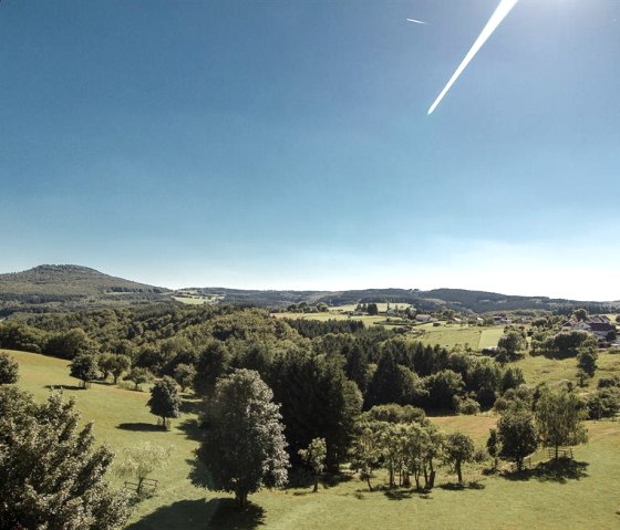 Fernblick auf den Aremberg, © Natur- und Wohlfühlhotel Kastenholz