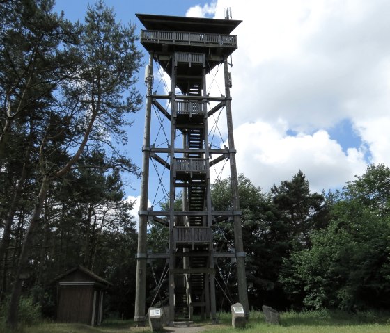 Der hölzerne Booser Eifelturm, © Foto: Svenja Schulze-Entrup, Quelle: Touristik-Büro Vordereifel