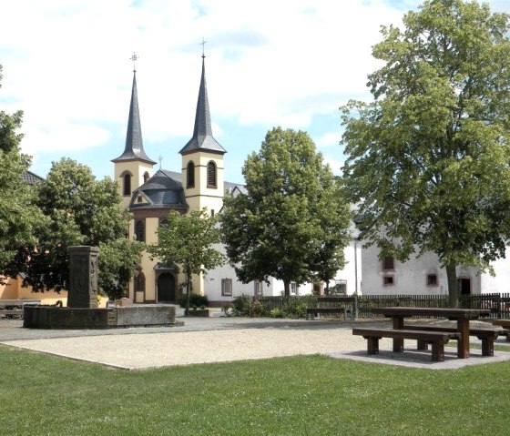 Dorfplatz und Startpunkt Idenheim, © Ingrid Penning