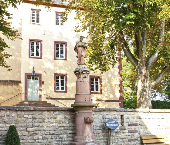 Johannesbrunnen in Dudeldorf, © TI Bitburger Land