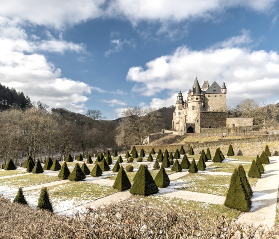 Schloss Bürresheim mit Garten, © Eifel Tourismus GmbH, D. Ketz