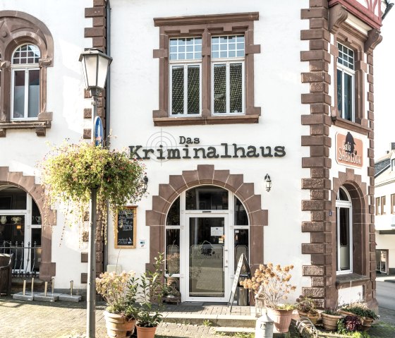 Eingang Kriminalhaus in Hillesheim, © Eifel Tourismus GmbH, Dominik Ketz