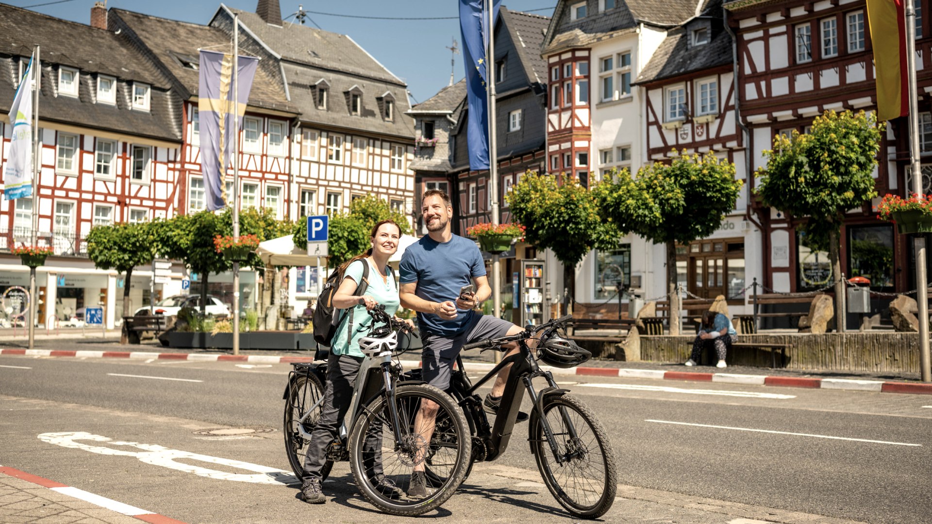 Radfahren auf  dem Ahr-Radweg in Adenau, © Eifel Tourismus GmbH, Dominik Ketz