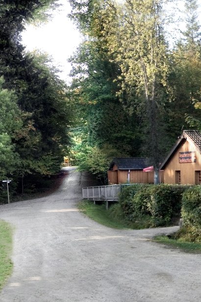 Besucherzentrum Teufelsschlucht mit Waldterrasse, © Felsenland Südeifel Tourismus GmbH