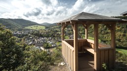 Aussichtspavillion auf der Spicher Ley, © Ahrtal-Tourismus Bad Neuenahr-Ahrweiler e.V., Dominik Ketz