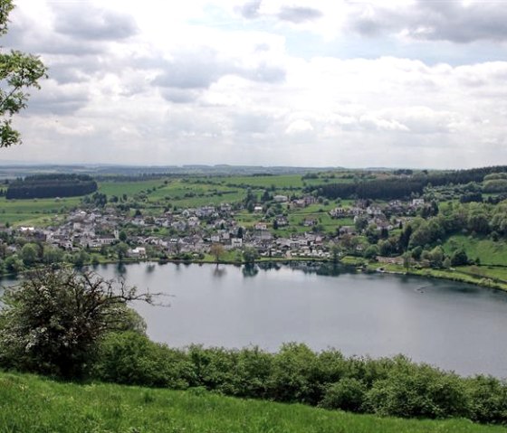 Schalkenmehren mit Maar, © Klaus Niederprüm - klaus.niederpruem@online.de