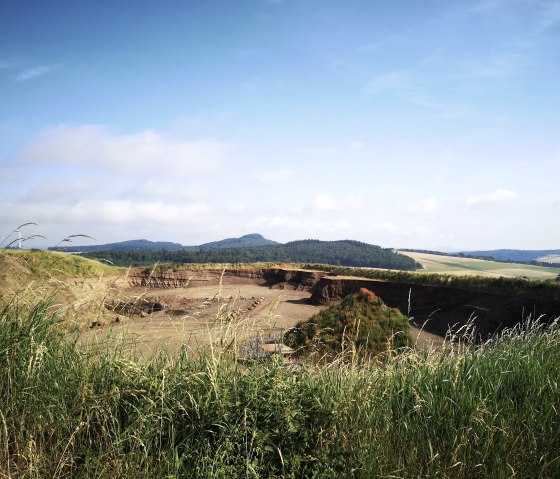 Ausblick - HeimatSpur Ernstberg-Panoramaweg, © Gesundland Vulkaneifel GmbH