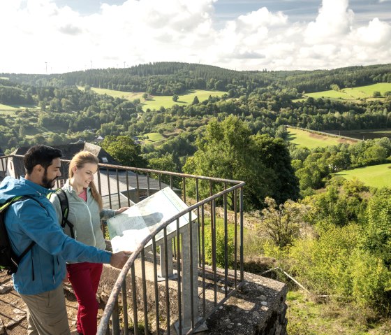 Eifelblick Kronenburg Burgruine, © Eifel Tourismus, Dominik Ketz