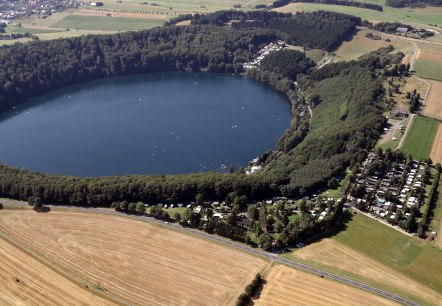 Pulvermaar von oben, © Feriendorf Pulvermaar, Frank Fetten