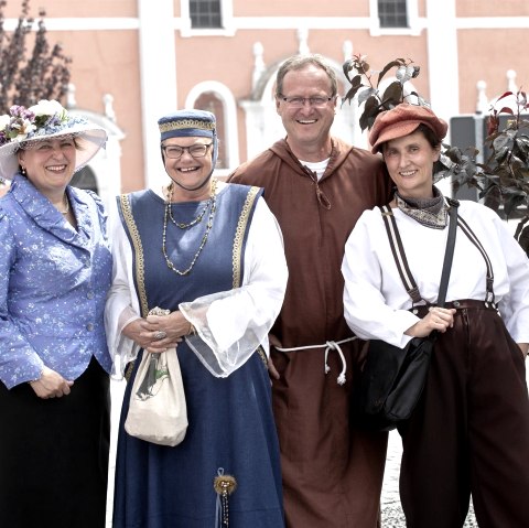 Die Gästeführer der Stadt Prüm, © Tourist-Information Prümer Land u. PM Studios