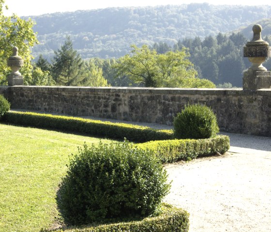 Im Garten von Schloss Weilerbach, © Elke Wagner