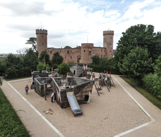 Aire de jeux du château de Zülpich, © Eifel Tourismus GmbH