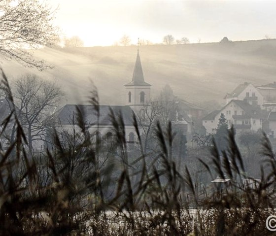 Schalkenmehren im Morgennebel, © Klaus Niederprüm - klaus.niederpruem@online.de