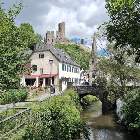 Café Altes Pfarrhaus Monreal, © Foto: Svenja Schulze-Entrup, Quelle: Touristik-Büro Vordereifel