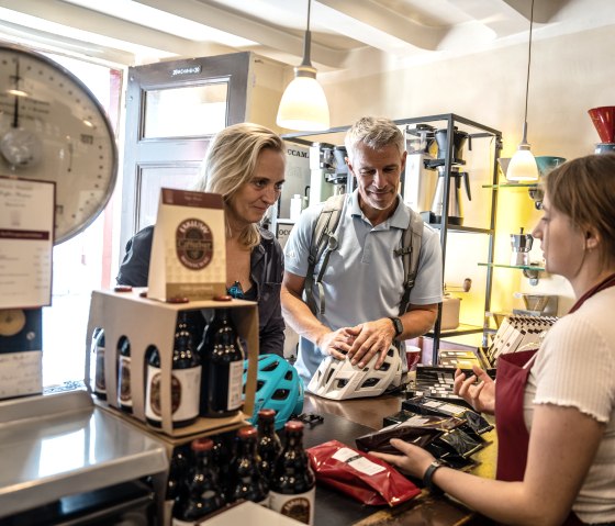 Rast in der Kaffeerösterei in Monschau, © Eifel Tourismus GmbH, Dennis Stratmann