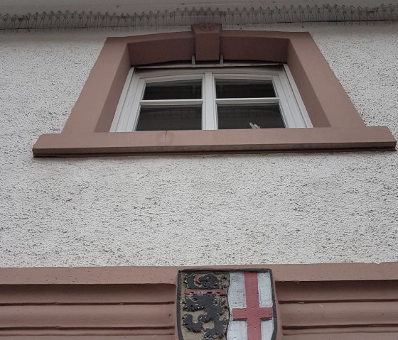 Wappen über dem Eingang zur Zehntscheune, © Tourist-Information Wittlich Stadt & Land
