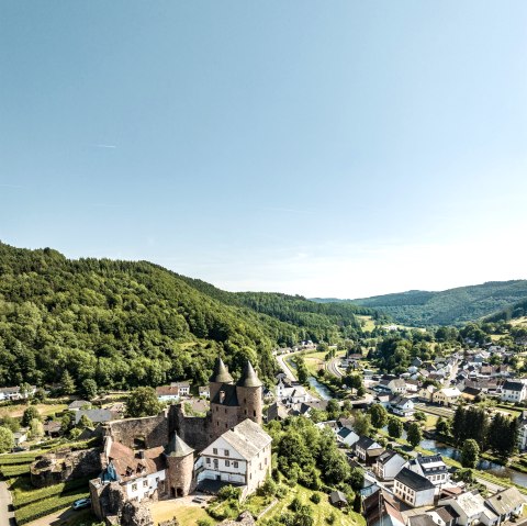 Mürlenbach mit Bertradaburg, © Eifel Tourismus GmbH, Dominik Ketz