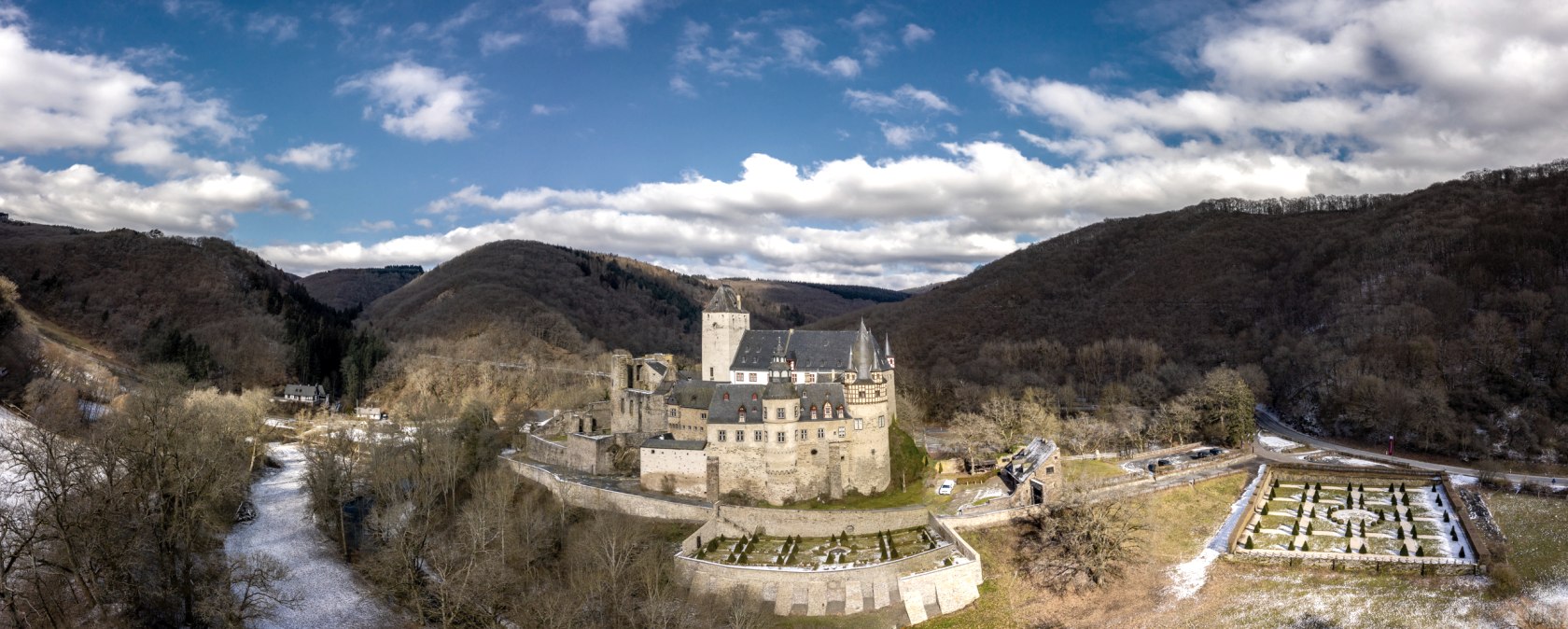 Blick auf Schloss Bürresheim am Traumpfad Förstersteig, © Eifel Tourismus GmbH, D. Ketz