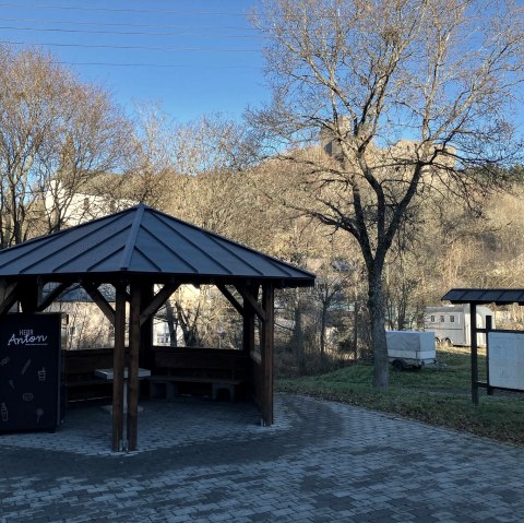 Hütte auf dem Gemeindeplatz, © Frank Fuchs