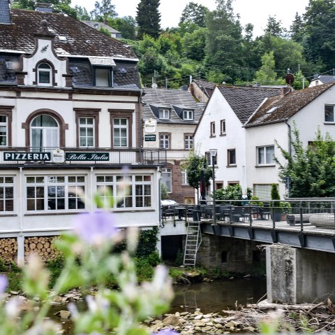 Pizzeria Bella Italia - Blick auf die Brücke, © Tourist-Information Bitburger Land