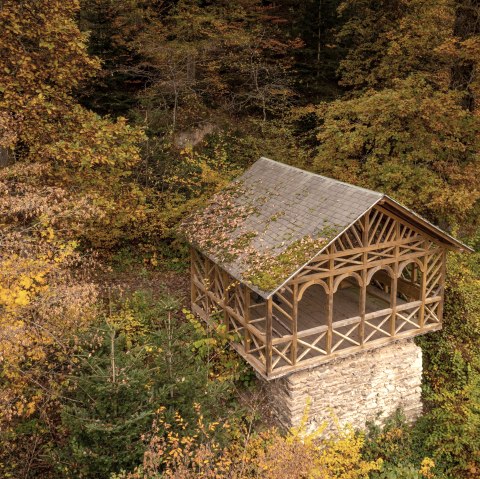 Die Balduinshütte thront über dem Liesertal, © Eifel Tourismus GmbH