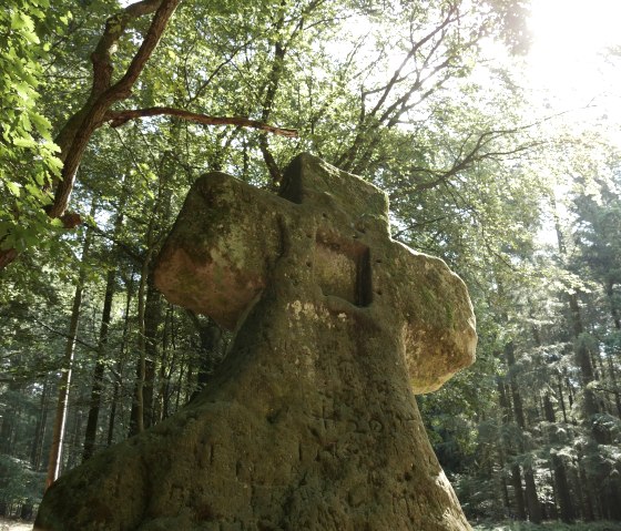 La croix de Fraubill - autrefois un menhir ?, © Elke Wagner